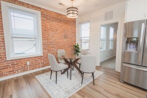 Nicht klassifiziertes Bild, 2 von 56, Schaltfläche