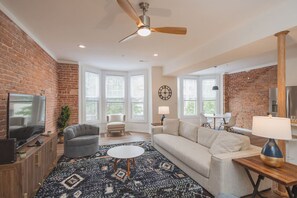 Imagen sin descripción, 5 de 70, botón