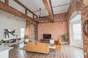 Imagen sin descripción, 4 de 80, botón