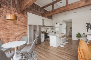 Imagen sin descripción, 3 de 80, botón