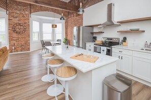 Private kitchen - Holyrood- one bedroom apartment (Martinsburg)