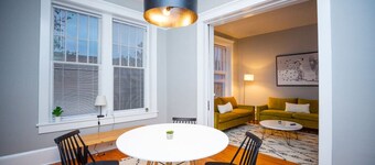 The Chic Downtowner- 2 bedroom apartment