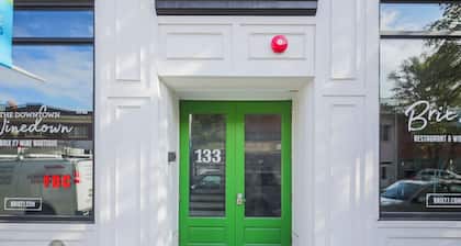 The "Drop-in" Downtowner