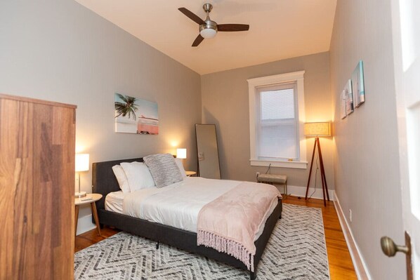 2 bedrooms, desk, iron/ironing board, WiFi