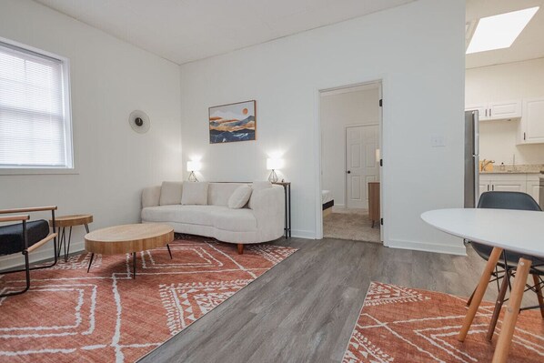 TV - The Cool Cave- 2 bedroom apartment (Martinsburg)