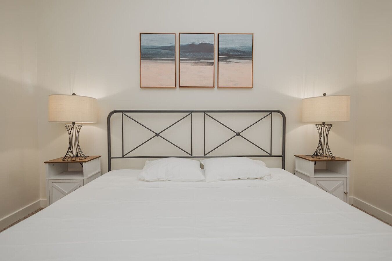 2 bedrooms, desk, iron/ironing board, WiFi