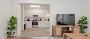 The Dapper Den- 1 bedroom apartment