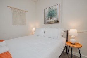 2 chambres, fer et planche à repasser, Wi-Fi, draps fournis