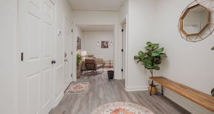 The Lovely Lodging- 2 bedroom apartment