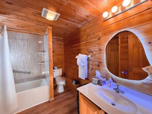 Shower, hair dryer, towels, soap - American Decor in Summer!! Family Getaway, BBQ, Game Room, Seasonal Pool (Pigeon Forge)
