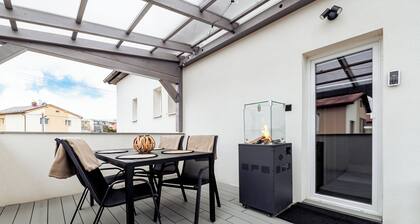 Comfy and spacious apartment with terrace and grill in Poprad near High Tatras