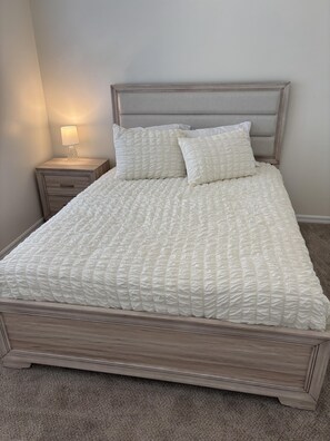 3 chambres, fer et planche à repasser, Wi-Fi gratuit, draps fournis