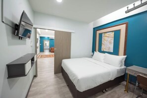 2 bedrooms, desk, WiFi - SkyLink Homes Superior Apartment @ BTS Chidlom & Airport Link Prattunam Station (Ratchathewi)