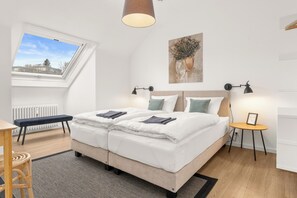 2 bedrooms, desk, iron/ironing board, travel cot