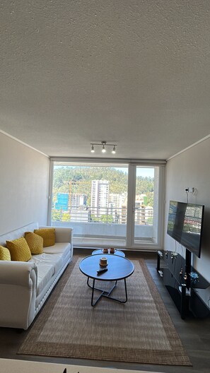 Smart TV - Centrally Located Apartment With Beautiful View In Concepción (Concepción)