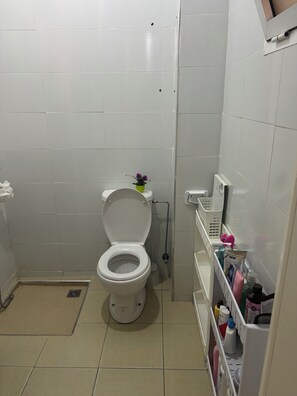 Bruser, håndklæder, Sæbe, Toiletpapir