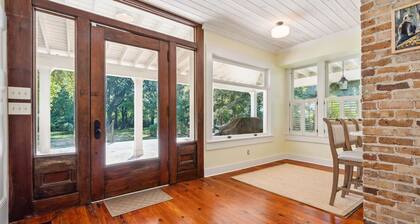 Coolest House in Fairhope! 2x King Beds! Porches!