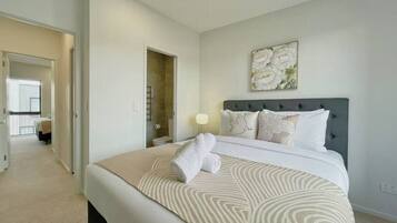2 bedrooms, desk, iron/ironing board, free WiFi