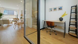 Unclassified image, 2 of 12, button - Modern 2-Bedroom Townhouse in Grey Lynn (Auckland)