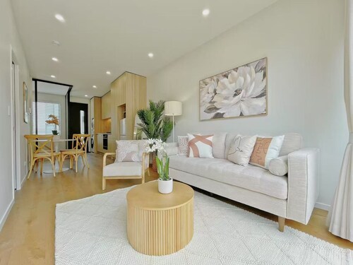 Modern 2-Bedroom Townhouse in Grey Lynn