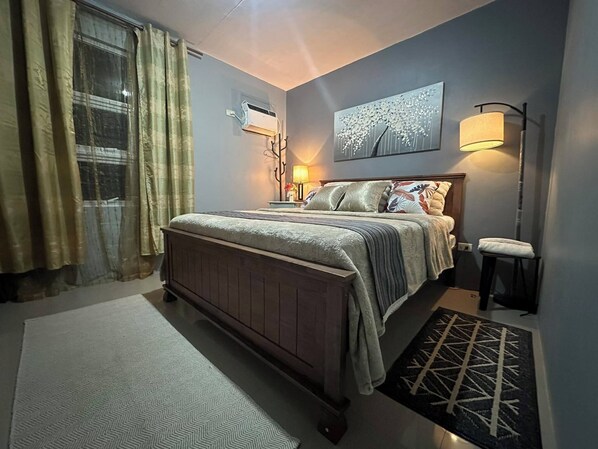 2 bedrooms, desk, iron/ironing board, WiFi