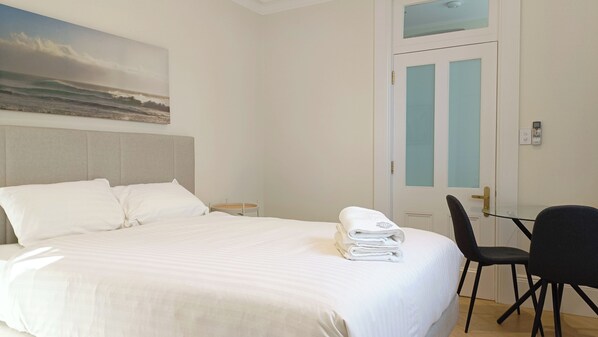 1 chambre, fer et planche à repasser, Wi-Fi, draps fournis