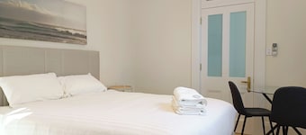 Charming lodge with AC, mins walk to SYDU and bus stop