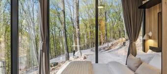 Mirror Villas - Modern Retreat with private hot tubs and mountain view