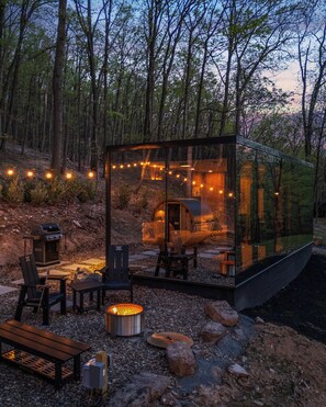 Terrace/patio - Mirror Villas - Modern Retreat with private hot tubs and mountain view (Mercersburg)