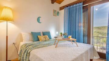 1 camera, culla da viaggio, lenzuola