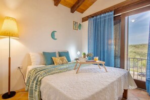 1 Schlafzimmer, Reisekinderbett, Bettwäsche