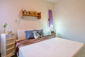 2 Schlafzimmer, Reisekinderbett, Bettwäsche