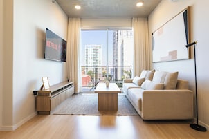 Smart TV 55 pulgadas con canales de televisión vía satélite