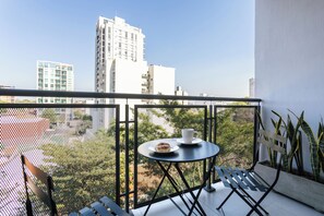 Balcony - Hestia at Life Mariscal (Asunción)