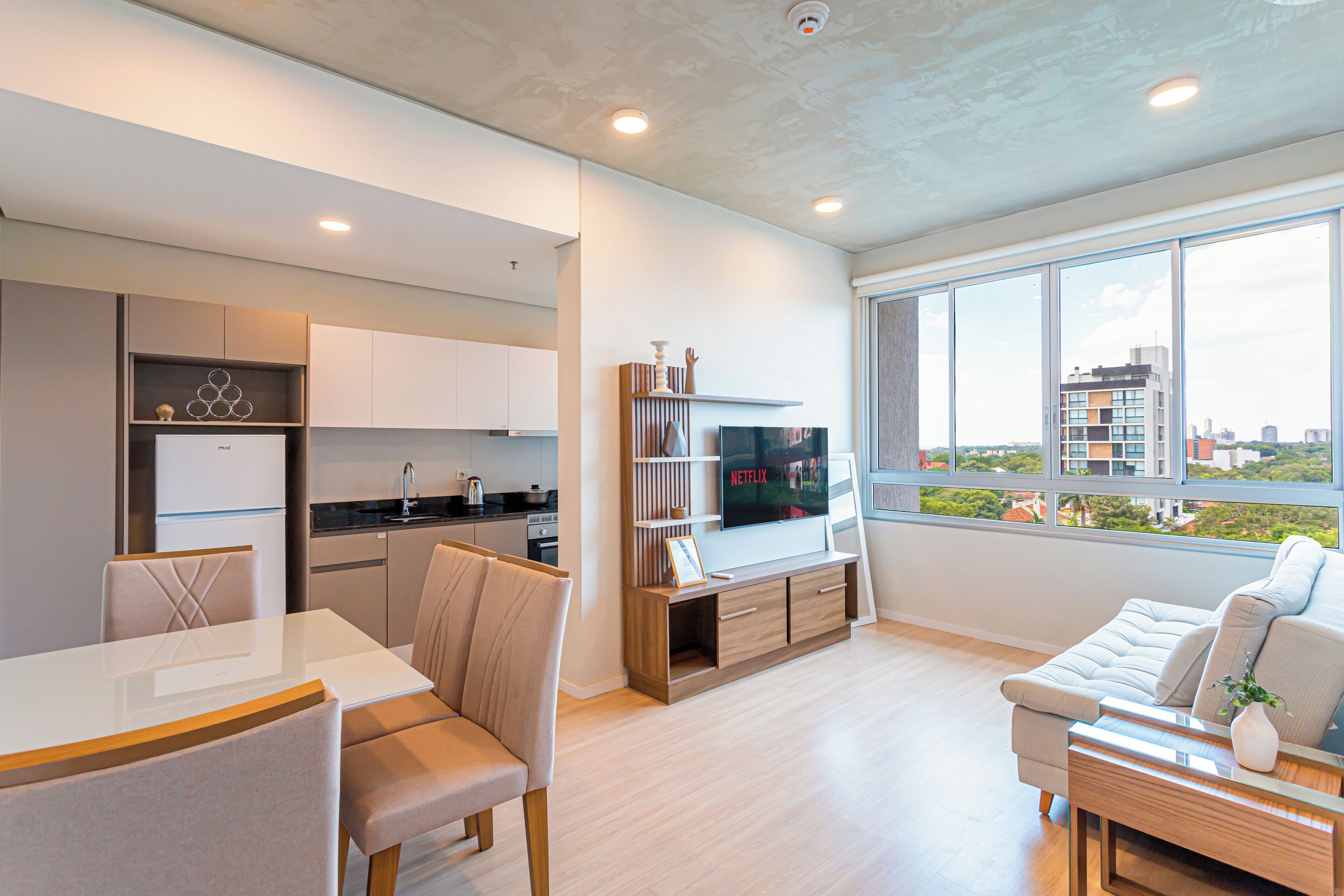 TV connectée de 55 pouces avec chaînes par satellite