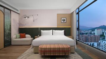 Deluxe Room, 1 King Bed