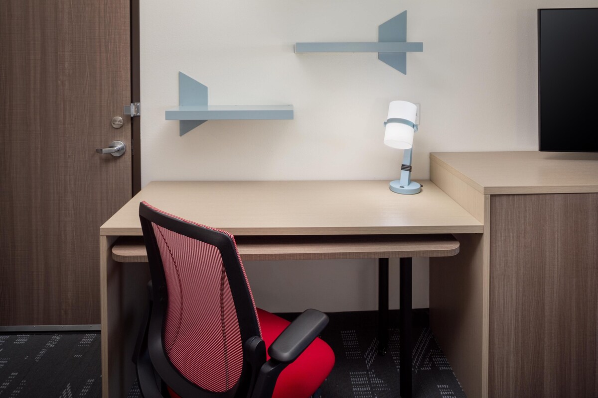 In-room safe, desk, laptop workspace, blackout drapes
