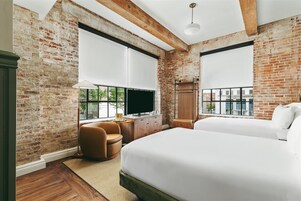 Room, 2 Queen Beds, Accessible (Mobility & Hearing, Roll-In Shower)