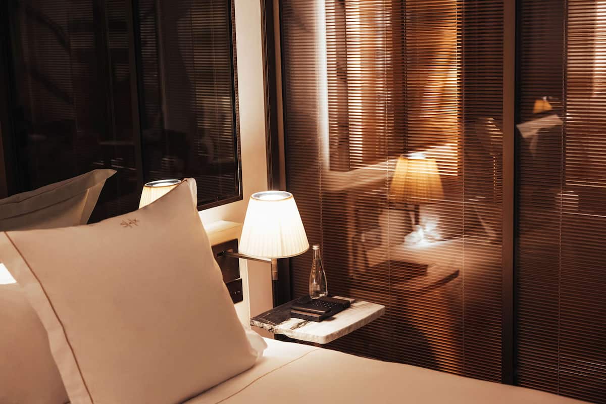 Deluxe kamer, 2 eenpersoonsbedden, airconditioning | Luxe beddengoed, een minibar, een kluis op de kamer