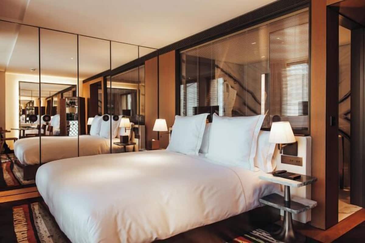 Premium bedding, minibar, in-room safe, soundproofing