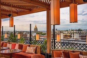 Rooftop terrace - Sax Paris, LXR Hotels & Resorts (Paris)