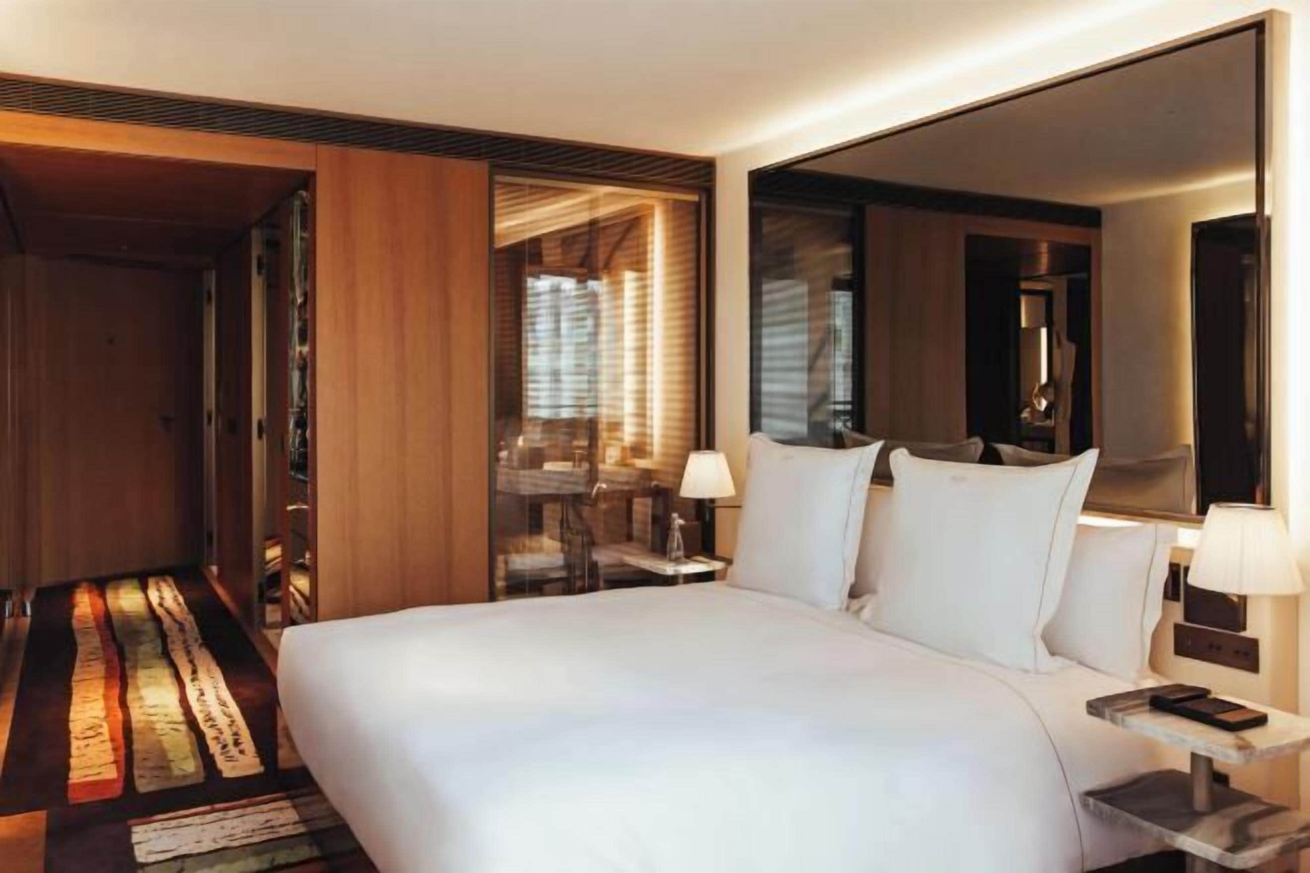 Premium bedding, minibar, in-room safe, iron/ironing board