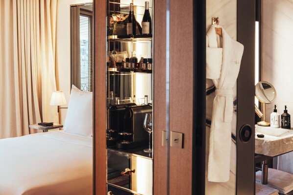 Premium-sengetøj, minibar, pengeskab på værelset, lydisolering