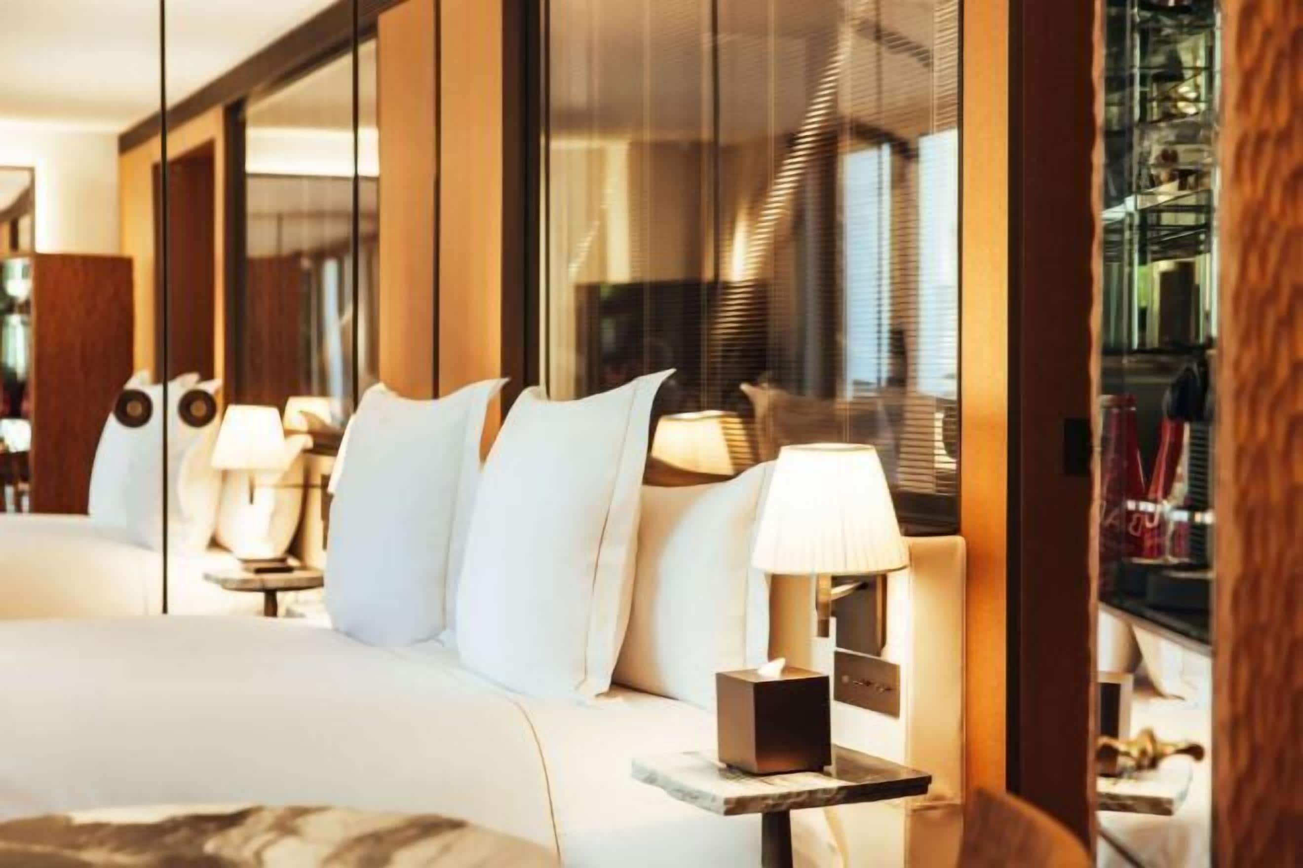 Premium bedding, minibar, in-room safe, iron/ironing board