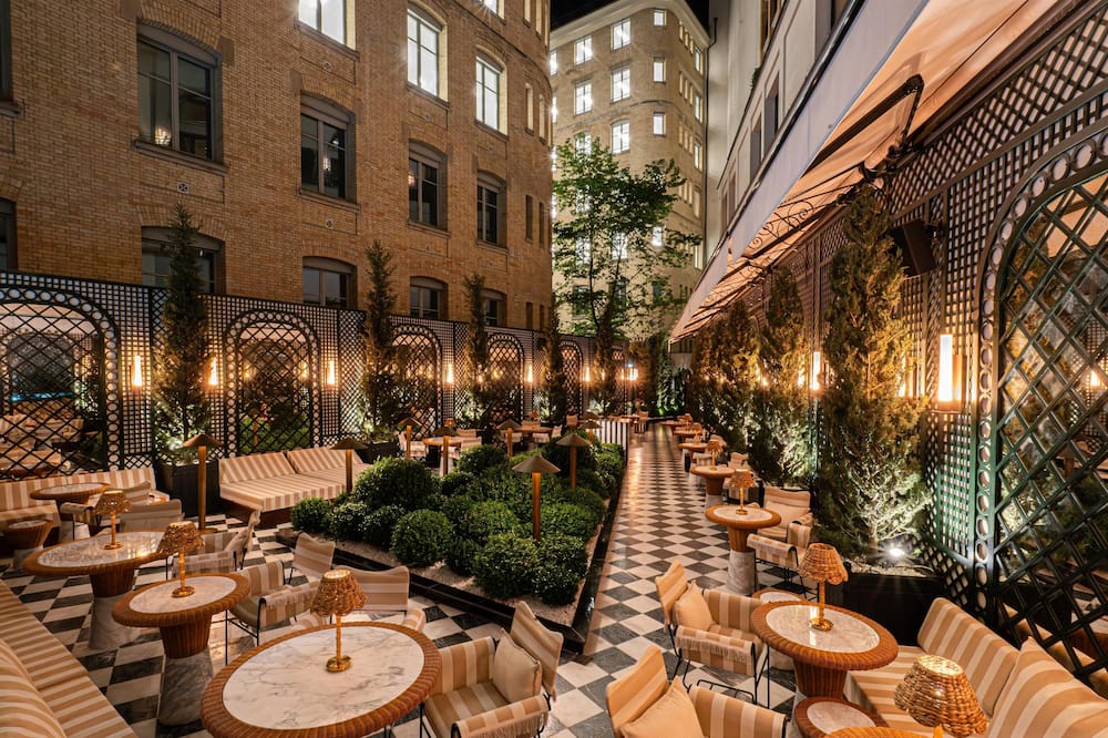 Sax Paris, LXR Hotels & Resorts