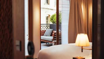 Deluxe Room, 1 King Bed | View from room