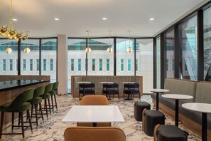 包含每日自助早餐