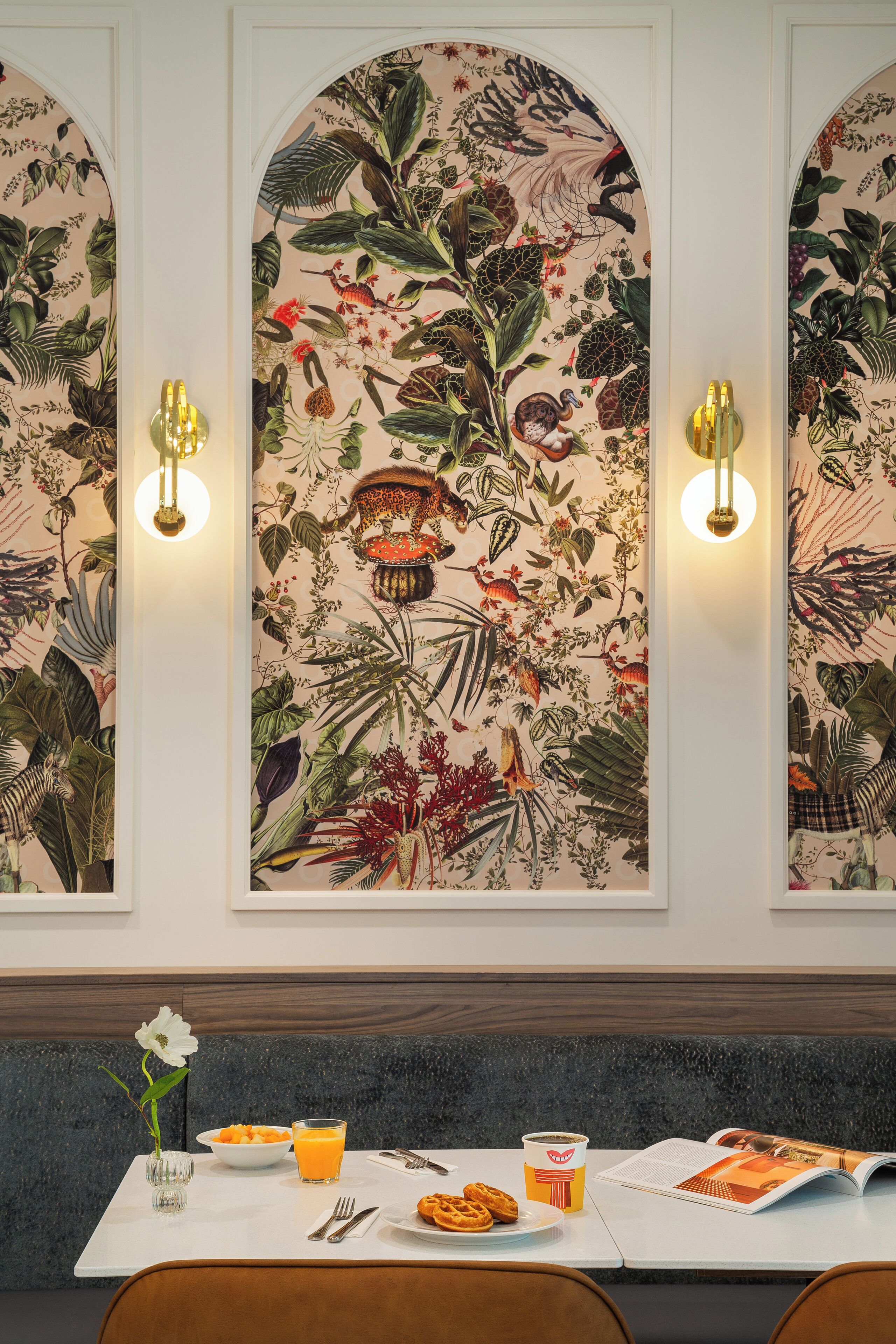 朝食 (ビュッフェ)、毎日提供 (無料)