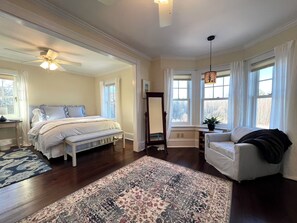 7 bedrooms, iron/ironing board, WiFi, bed sheets