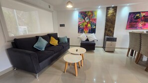 Comfort Apartment, Mountain View | Living area - El cielo en Purmamarca (Purmamarca)